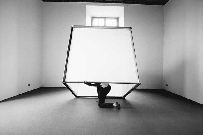 Luciano-Fabro-In-cubo
